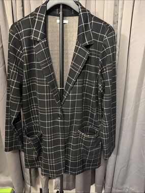 Maurices Black Plaid Blazer with White & Tan Windowpane